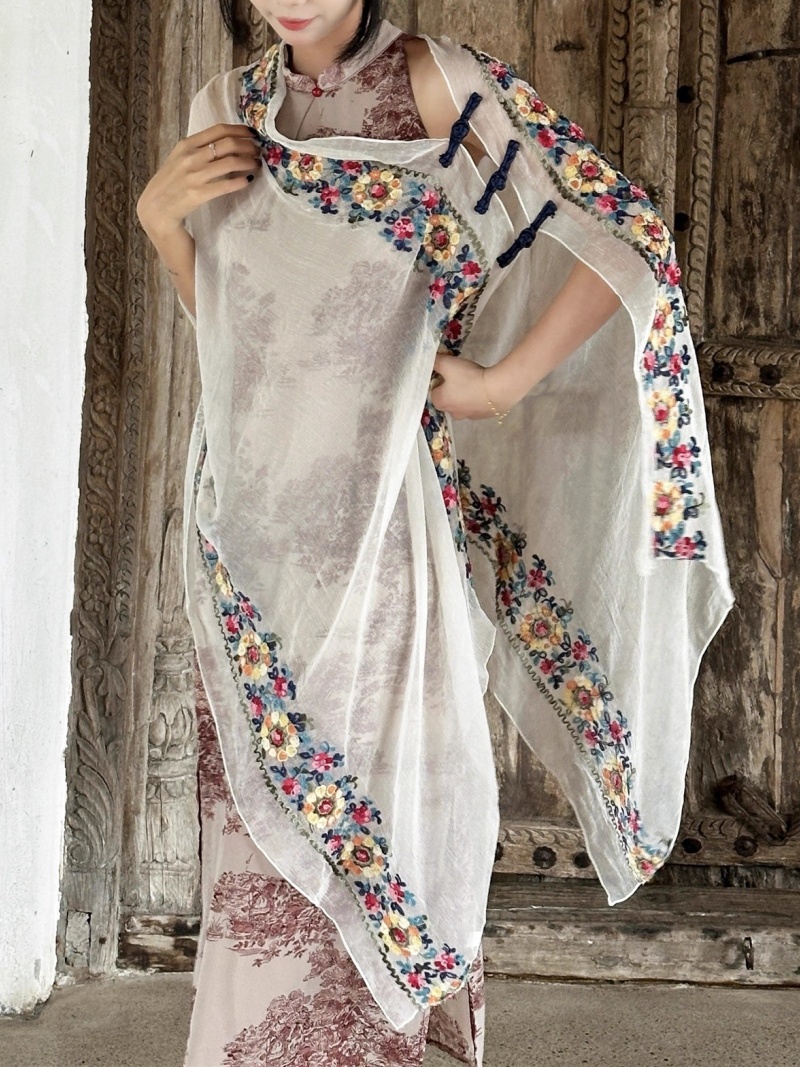 Nowa letnia narzutka z haftem  – Ethnic Fashion Photography recenzja i cena